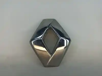Pezzo di ricambio per auto di seconda mano EMBLEMA per RENAULT CAPTUR II 1.5 BLUE dCi D FAP Riferimenti OEM IAM 628905855R  