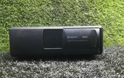 Second-hand car spare part audio system / radio cd for toyota rav4 (a2) 2.0 d-4d 4wd oem iam references 0860100911