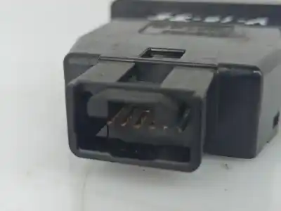 Автозапчастина б/у важіль ручного гальма для toyota prius hatchback (_w2_) 1.5 hybrid (nhw20_) посилання на oem iam 15a685  