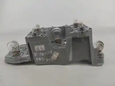 Second-hand car spare part right headlight support for toyota corolla verso (e12) 1.8 linea sol oem iam references   