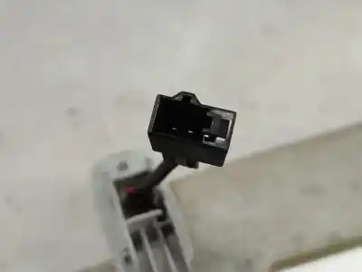 Автозапчастина б/у лівий натір для volkswagen passat variant (3b5) 1.9 tdi посилання на oem iam 3b0857551  