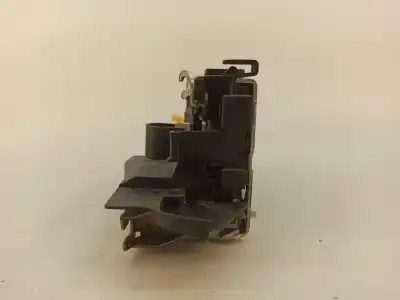 Автозапчастина б/у замок дверей заднього лівого для audi a4 b5 avant (8d5) 1.6 посилання на oem iam 8d0839015a  