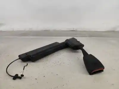 Pezzo di ricambio per auto di seconda mano gancio cintura anteriore sinistro per bmw 3 coupé (e36) 316 i riferimenti oem iam 8164931