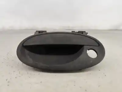 Peça sobressalente para automóvel em segunda mão puxador exterior dianteiro esquerdo por opel combo tour 1.3 cdti 16v referências oem iam 22175