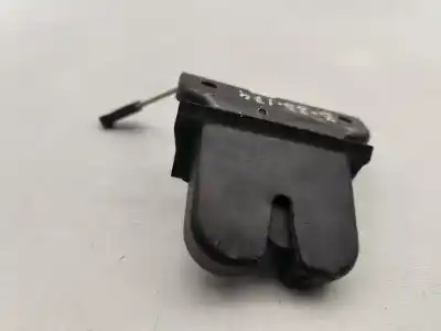 Peça sobressalente para automóvel em segunda mão fechadura do mala por audi a3 (8l1) 1.9 tdi referências oem iam 8l0827520c  
