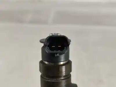 Second-hand car spare part injector for peugeot 308 sw ii (lc_, lj_, lr_, lx_, l4_) 1.6 hdi / bluehdi 115 (lcbhxm lcbhxt) oem iam references 0445110566  