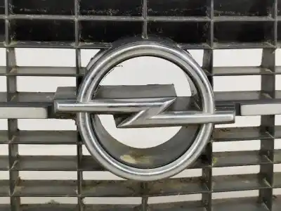 Second-hand car spare part front grille for opel kadett e (t85) 1.3 s (c19. d19) oem iam references 90041925  