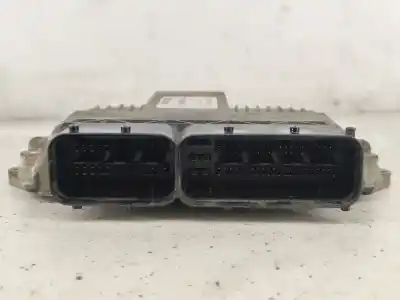 Peça sobressalente para automóvel em segunda mão centralina de motor uce por opel corsa c 1.3 16v cdti cat (z 13 dt / ln9) referências oem iam 55196352zj  