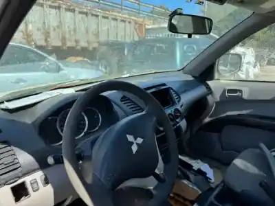 Автозапчасти б/у панель приборов за mitsubishi l 200 (ka0/kb0) 2.5 di-d cat ссылки oem iam 