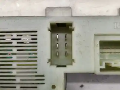 Pezzo di ricambio per auto di seconda mano scatola relè/fusibili per renault clio ii fase i (b/cb0) (1998->) 1.9 d (b/cb0e) riferimenti oem iam 7700429664f  