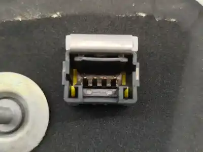 Автозапчастина б/у лівий задній ліхар в дверях для peugeot 308 sw ii (lc_, lj_, lr_, lx_, l4_) 1.6 hdi / bluehdi 115 (lcbhxm lcbhxt) посилання на oem iam 9678098080  