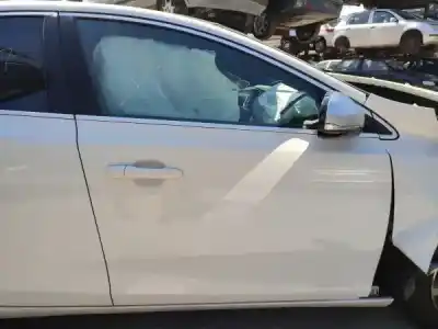 Автозапчастина б/у передні праві двері для volvo v40 hatchback (525) d2 посилання на oem iam 