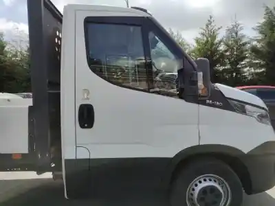 Автозапчастина б/у передні праві двері для iveco daily vi furgón 33s13, 35s13, 35c13 посилання на oem iam  Автозапчастина б/у передні праві двері для iveco daily vi furgón 33s13, 35s13, 35c13 посилання на oem iam