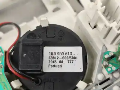 Автозапчастина б/у внутрішне світло для volkswagen passat variant (3c5) 2.0 tdi посилання на oem iam 1k0947133  