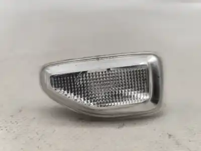 Peça sobressalente para automóvel em segunda mão farolim do lado esquerdo por dacia duster (hm_) 1.5 dci 115 (hmad) referências oem iam 