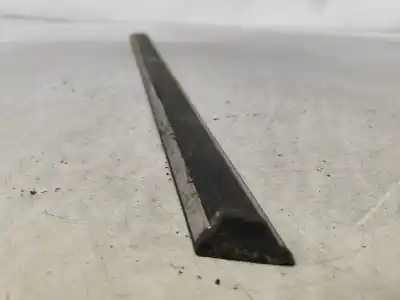 Second-hand car spare part decorative moulding for opel kadett e (t85) 1.3 s (c19. d19) oem iam references   