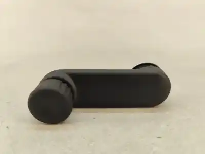 Second-hand car spare part RIGHT FRONT WINDOW CRANK HANDLE for RENAULT ZOE (BFM_)  OEM IAM references 8200673745  