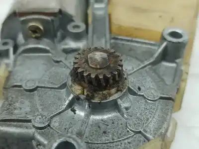 Peça sobressalente para automóvel em segunda mão motor elétrico de teto por bmw 3 (e36) 318 tds referências oem iam 67618361374 / 1 ficha  