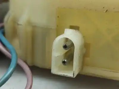 Peça sobressalente para automóvel em segunda mão motor elétrico de teto por bmw 3 (e36) 318 tds referências oem iam 67618361374 / 1 ficha  