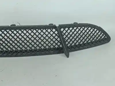 Second-hand car spare part front grille for bmw 1 (e87) 118 d oem iam references 51117118161  