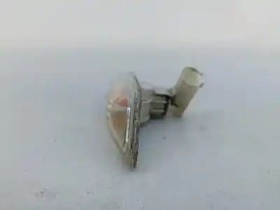 Peça sobressalente para automóvel em segunda mão farolim dianteiro direito por bmw 1 (e81) 118 d referências oem iam 63136932998  