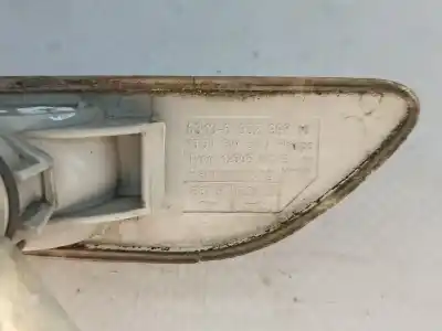 Peça sobressalente para automóvel em segunda mão farolim dianteiro direito por bmw 1 (e81) 118 d referências oem iam 63136932998  