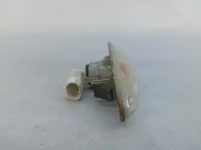 Peça sobressalente para automóvel em segunda mão farolim do lado esquerdo por bmw 1 (e81) 118 d referências oem iam 63137253325  