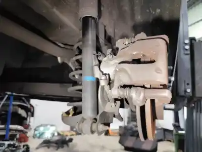 Автозапчастина б/у задня вісь для toyota auris ranchera familiar (_e18_) 1.4 d-4d (nde180_) посилання на oem iam   