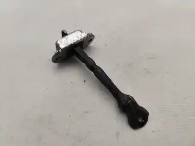 Автозапчасти б/у дверной фиксатор за toyota auris ranchera familiar (_e18_) 1.4 d-4d (nde180_) ссылки oem iam   