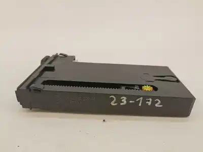 Автозапчастина б/у центральний підставник для audi a4 b6 avant (8e5) 1.9 tdi посилання на oem iam 8e1941561b  