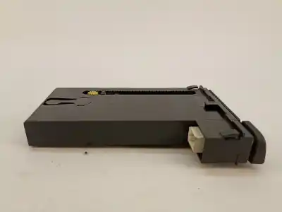 Автозапчастина б/у центральний підставник для audi a4 b6 avant (8e5) 1.9 tdi посилання на oem iam 8e1941561b  