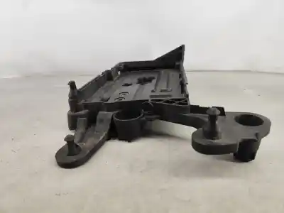 Second-hand car spare part medium for seat leon (5f1) 1.6 tdi oem iam references 5q0915321h  