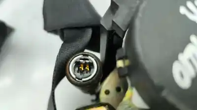 Second-hand car spare part central rear seat belt for citroen c8 2.2 hdi 16v premier ii oem iam references   