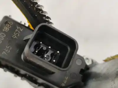 Peça sobressalente para automóvel em segunda mão elevador de vidros dianteiro direito por opel astra h gtc (a04) 1.4 (l08) referências oem iam 13100418rh   Peça sobressalente para automóvel em segunda mão elevador de vidros dianteiro direito por opel astra h gtc (a04) 1.4 (l08) referências oem iam 13100418rh