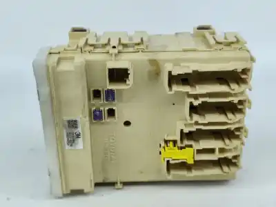 Автозапчасти б/у блок реле/предохранителей за toyota auris hatchback (_e18_) 1.4 d-4d (nde180_. nde180r) gasóleo 2015 5p ссылки oem iam 8922102480