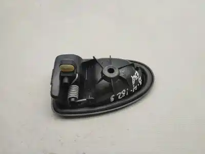 Pezzo di ricambio per auto di seconda mano maniglia interna anteriore sinistra per renault clio ii (bb0/1/2_, cb0/1/2_) 1.2 16v (bb05. bb0w. bb11. bb27. bb2t. bb2u. bb2v. cb05.... gasolina 2002 5p riferimenti oem iam 7700423887  