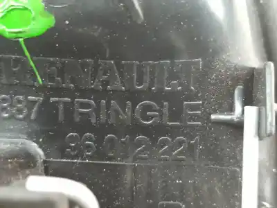 Pezzo di ricambio per auto di seconda mano maniglia interna anteriore sinistra per renault clio ii (bb0/1/2_, cb0/1/2_) 1.2 16v (bb05. bb0w. bb11. bb27. bb2t. bb2u. bb2v. cb05.... gasolina 2002 5p riferimenti oem iam 7700423887  