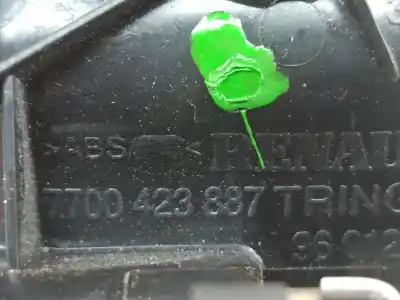 Pezzo di ricambio per auto di seconda mano maniglia interna anteriore sinistra per renault clio ii (bb0/1/2_, cb0/1/2_) 1.2 16v (bb05. bb0w. bb11. bb27. bb2t. bb2u. bb2v. cb05.... gasolina 2002 5p riferimenti oem iam 7700423887  