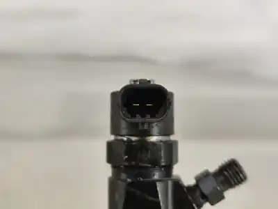 Pezzo di ricambio per auto di seconda mano iniettore per opel vectra c gts (z02) 1.9 cdti (f68) riferimenti oem iam 0445110213  