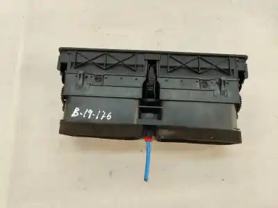 Second-hand car spare part air ventilation grille for bmw 5 (e39) 530 d oem iam references 8391179  