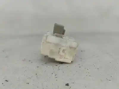 Peça sobressalente para automóvel em segunda mão caixa de fusíveis e relés por mitsubishi colt vi (z3_a, z2_a) 1.5 di-d (z39a) referências oem iam mn108928  