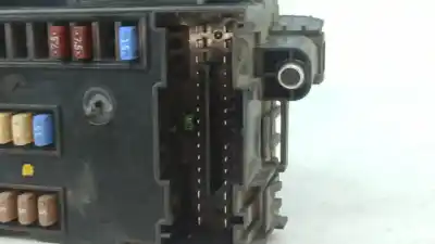 Second-hand car spare part fuse box unit for iveco daily vi furgón 33s14. 35s14. 35c14 oem iam references 5802282649  