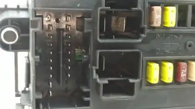 Second-hand car spare part fuse box unit for iveco daily vi furgón 33s14. 35s14. 35c14 oem iam references 5802282649  