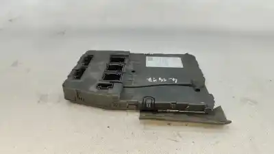 Pezzo di ricambio per auto di seconda mano scatola relè/fusibili per renault megane ii break (km0/1_) 1.5 dci (km02. km13) gasóleo 2004 5p riferimenti oem iam 8200525388  