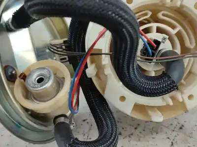 Peça sobressalente para automóvel em segunda mão bomba de combustivel por opel corsa c (x01) 1.2 (f08, f68) referências oem iam 228216001013  