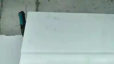 Second-hand car spare part right sliding side door for iveco daily vi furgón 33s14. 35s14. 35c14 oem iam references   