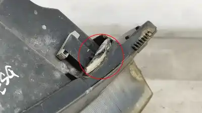 Peça sobressalente para automóvel em segunda mão farol / farolim esquerdo por renault clio ii (bb0/1/2_, cb0/1/2_) 1.2 16v (bb05. bb0w. bb11. bb27. bb2t. bb2u. bb2v. cb05.... gasolina 2002 5p referências oem iam 15601700li  