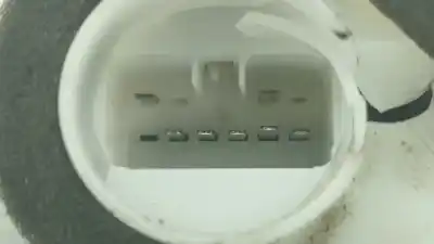 Peça sobressalente para automóvel em segunda mão fechadura da porta dianteira esquerda por suzuki swift iii (mz, ez) 1.3 ddis (rs 413d) referências oem iam 8220262j30  