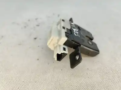 Second-hand car spare part trunk lock for renault clio iii (br0/1, cr0/1) 1.2 16v (br02 br0j br11 cr02 cr0j cr11) oem iam references 8200076240e  