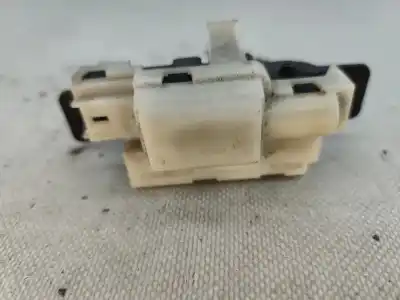 Second-hand car spare part trunk lock for renault clio iii (br0/1, cr0/1) 1.2 16v (br02 br0j br11 cr02 cr0j cr11) oem iam references 8200076240e  